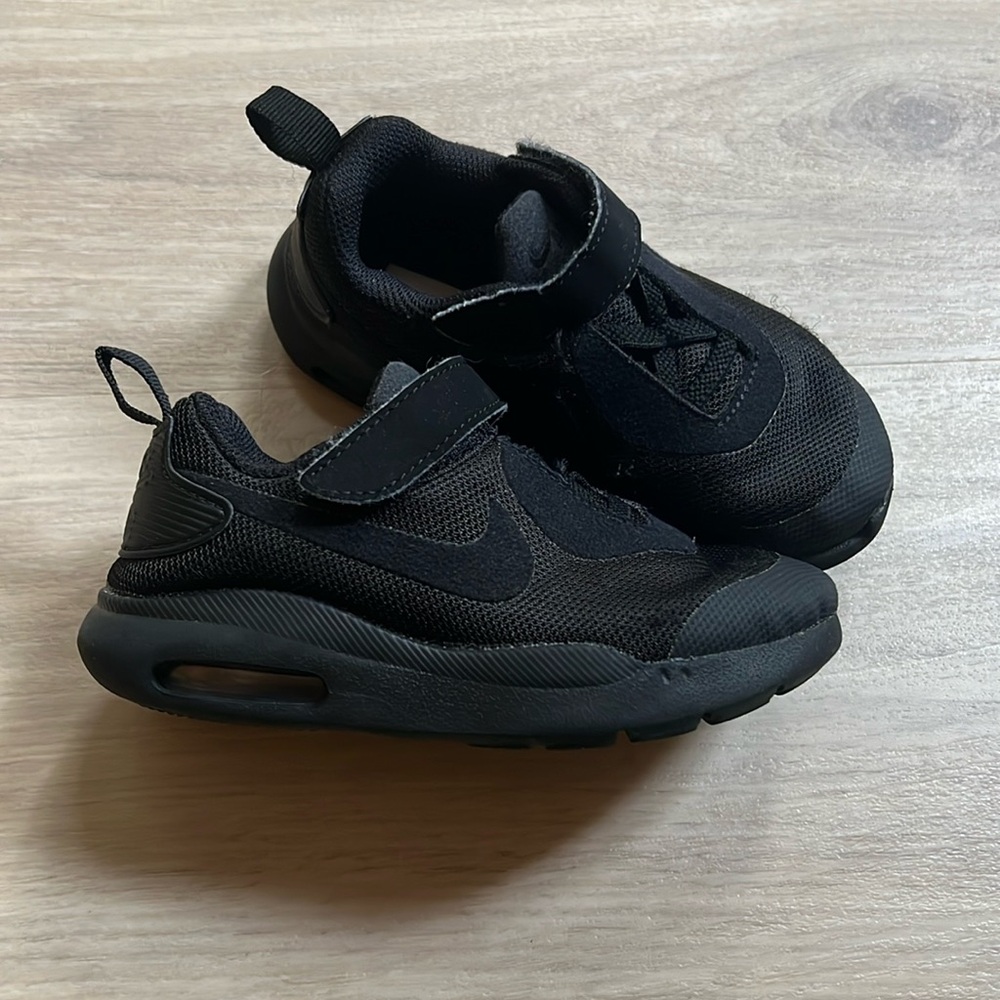 🐼 Toddler All Black Nike